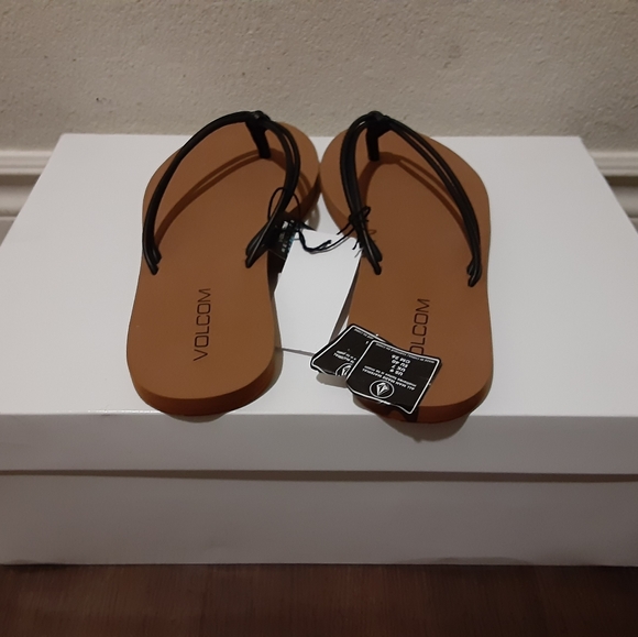 Volcom - Picture 3 of 3